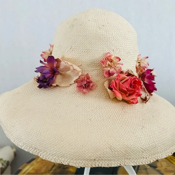 Saks fifth avenue Elegant Floral vintage  Peach and Cream hat Vintage Beige & Peach Floral Hat with Green Leaves and brown  main image 3